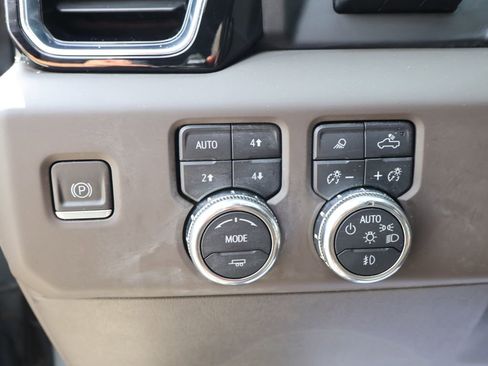 Used 2023 GMC Sierra 1500 Denali w/ Denali Reserve Package AWD/4WD image 12