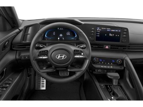 Certified 2025 Hyundai Elantra Sport image 9
