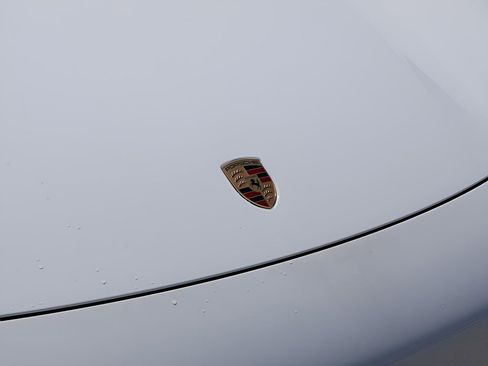 New 2025 Porsche Macan Electric RWD image 14