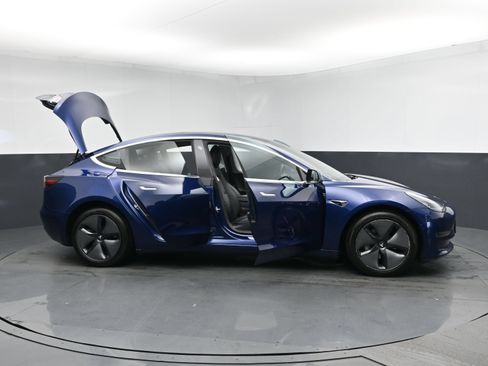 Used 2018 Tesla Model 3 Long Range AWD/4WD image 28