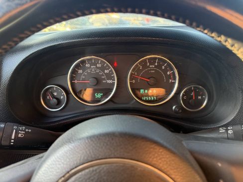 Used 2011 Jeep Wrangler Unlimited Rubicon w/ Dual Top Group AWD/4WD image 21