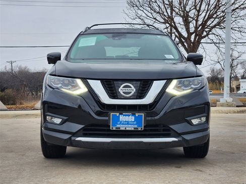 Used 2017 Nissan Rogue SL w/ SL Premium Package image 2