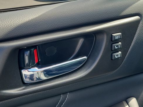 Used 2018 Subaru Outback 3.6R Limited image 22