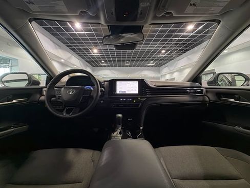 Used 2025 Toyota Camry LE FWD image 15