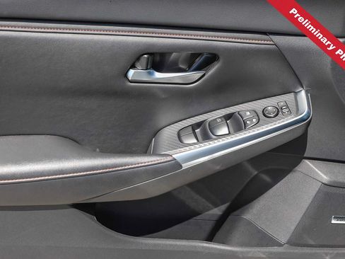 Used 2025 Nissan Sentra SR w/ SR Premium Package FWD image 15