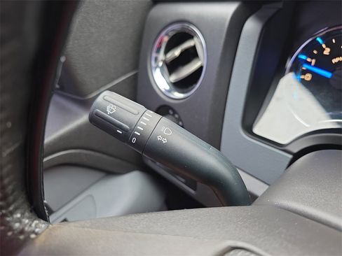 Used 2013 Ford F150 XLT w/ Luxury Equipment Group image 21