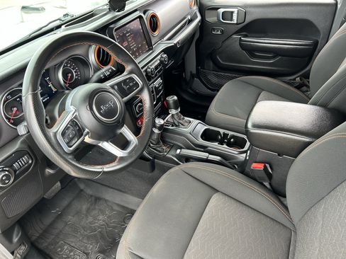 Certified 2021 Jeep Gladiator Mojave AWD/4WD image 17