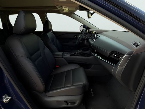 Used 2023 Nissan Rogue SL FWD image 14