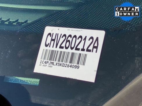 Used 2019 Jeep Cherokee Latitude Plus image 32