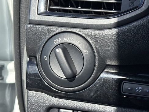 Certified 2024 Nissan Titan SV w/ SV Bronze Edition Package image 40