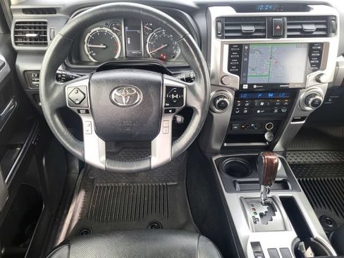 Used 2022 Toyota 4Runner Limited AWD/4WD image 26