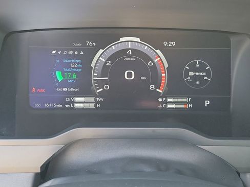 Used 2025 Toyota Tundra Platinum AWD/4WD image 23
