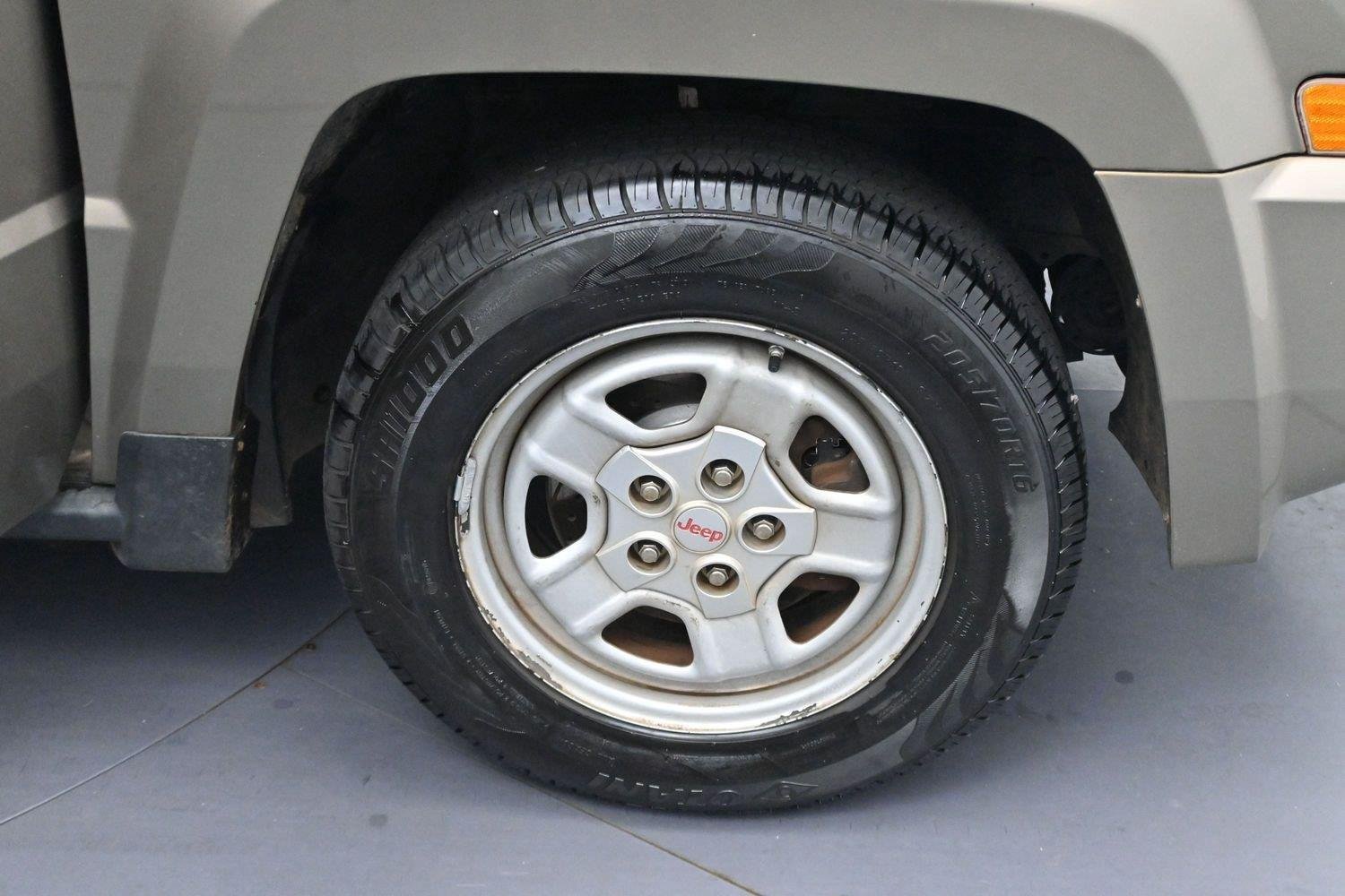 Used 2008 Jeep Patriot Sport FWD image 25