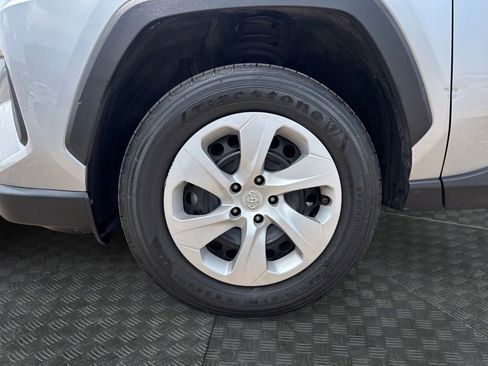 Used 2022 Toyota RAV4 LE FWD image 23