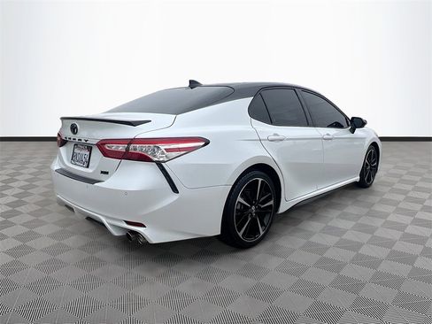 Used 2020 Toyota Camry XSE image 7