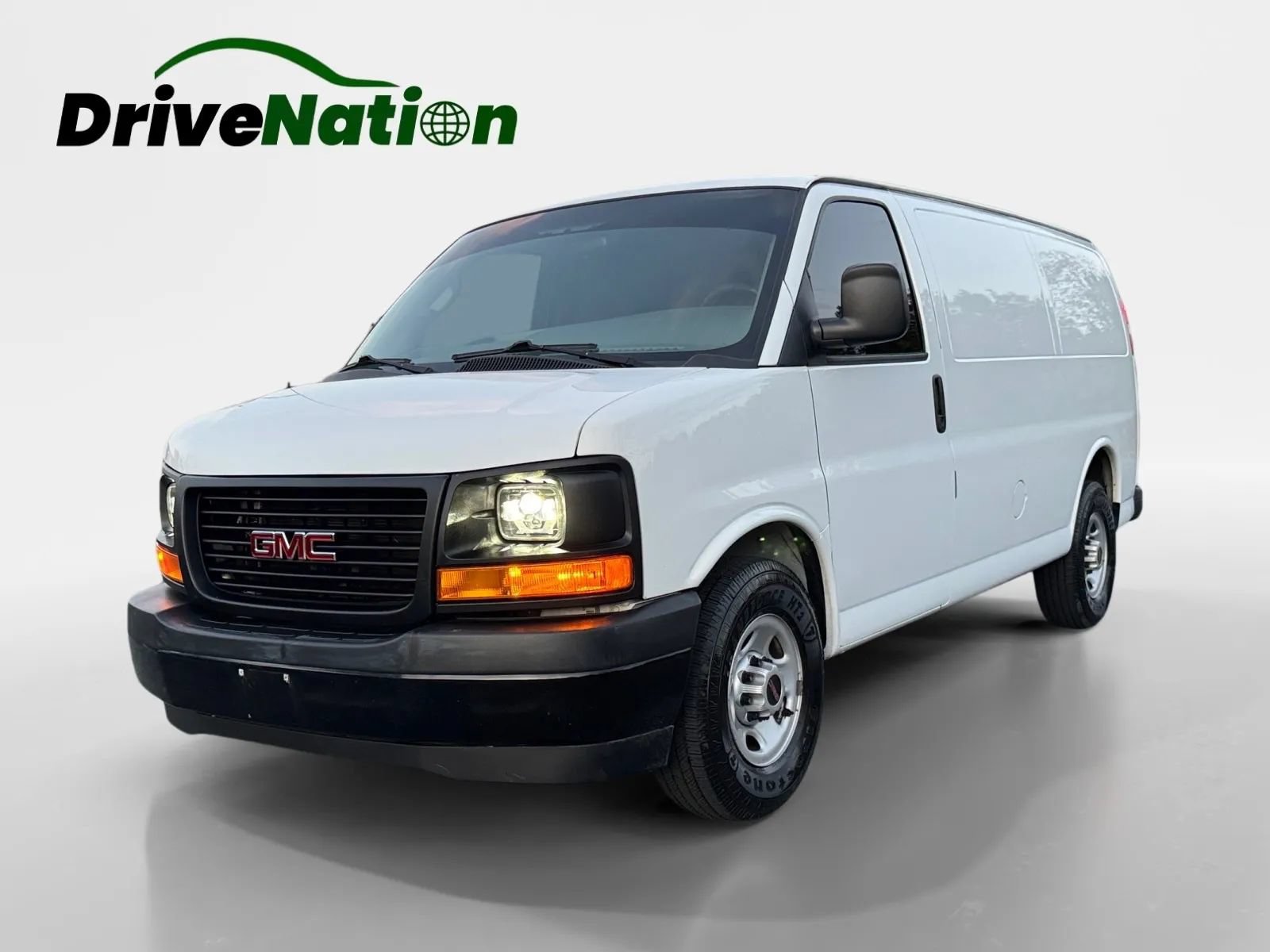 Used 2017 GMC Savana 2500 RWD image 1