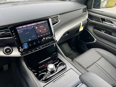 New 2026 Jeep Grand Wagoneer Limited AWD/4WD image 38