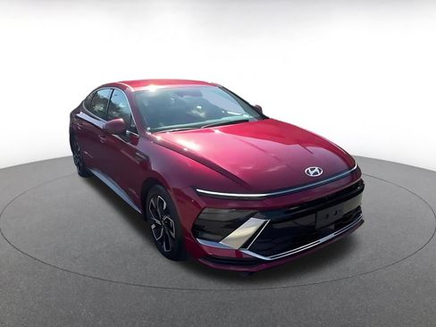 Used 2025 Hyundai Sonata SEL image 3