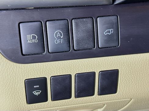 Used 2018 Toyota Highlander XLE image 17