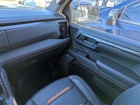 Used 2024 GMC Sierra 1500 AT4 w/ Technology Package image 17