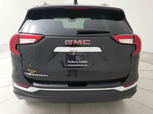 Used 2024 GMC Terrain SLT FWD image 31