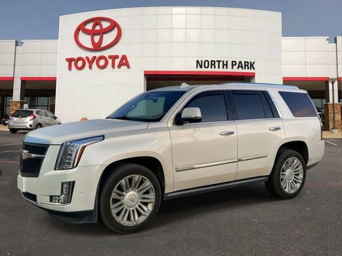 Used 2019 Cadillac Escalade Platinum image 1