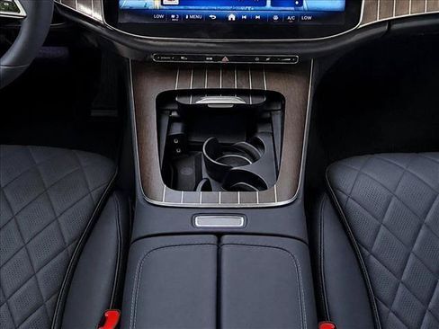 Used 2024 Mercedes-Benz E 450 4MATIC Sedan image 18