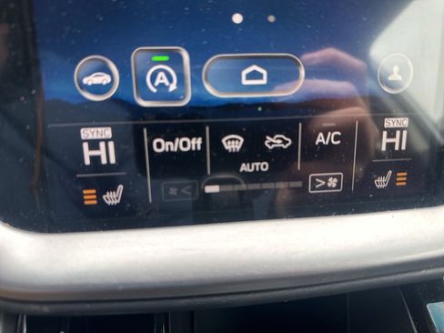 Used 2020 Subaru Outback Premium image 3