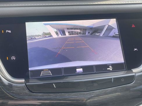 Used 2020 Cadillac XT6 Premium Luxury AWD/4WD image 23