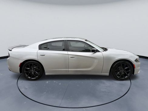 Used 2020 Dodge Charger SXT w/ Blacktop Package image 4