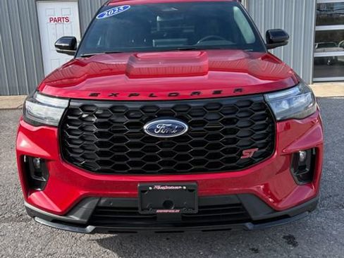 Used 2025 Ford Explorer ST w/ Sun And Sound Package AWD/4WD image 2