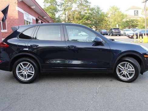 Used 2016 Porsche Cayenne w/ Premium Package AWD/4WD image 6