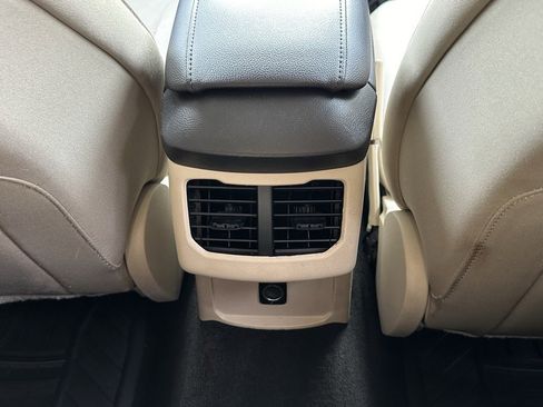 Used 2014 Ford Fusion SE image 17