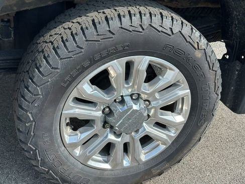 Used 2022 GMC Sierra 2500 Denali w/ Denali Ultimate Package image 8