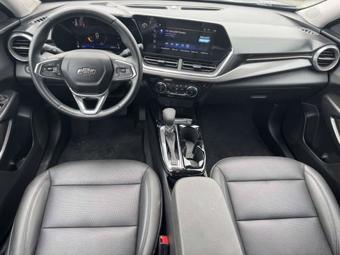 Used 2024 Chevrolet Trax ACTIV w/ Driver Confidence Package FWD image 2