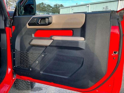 Used 2022 Ford Bronco Wildtrak image 47