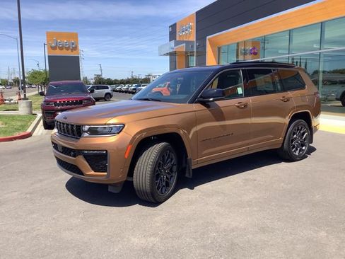 New 2026 Jeep Grand Cherokee L Summit AWD/4WD image 5