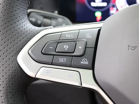 New 2026 Volkswagen Tiguan SE R-Line FWD image 25