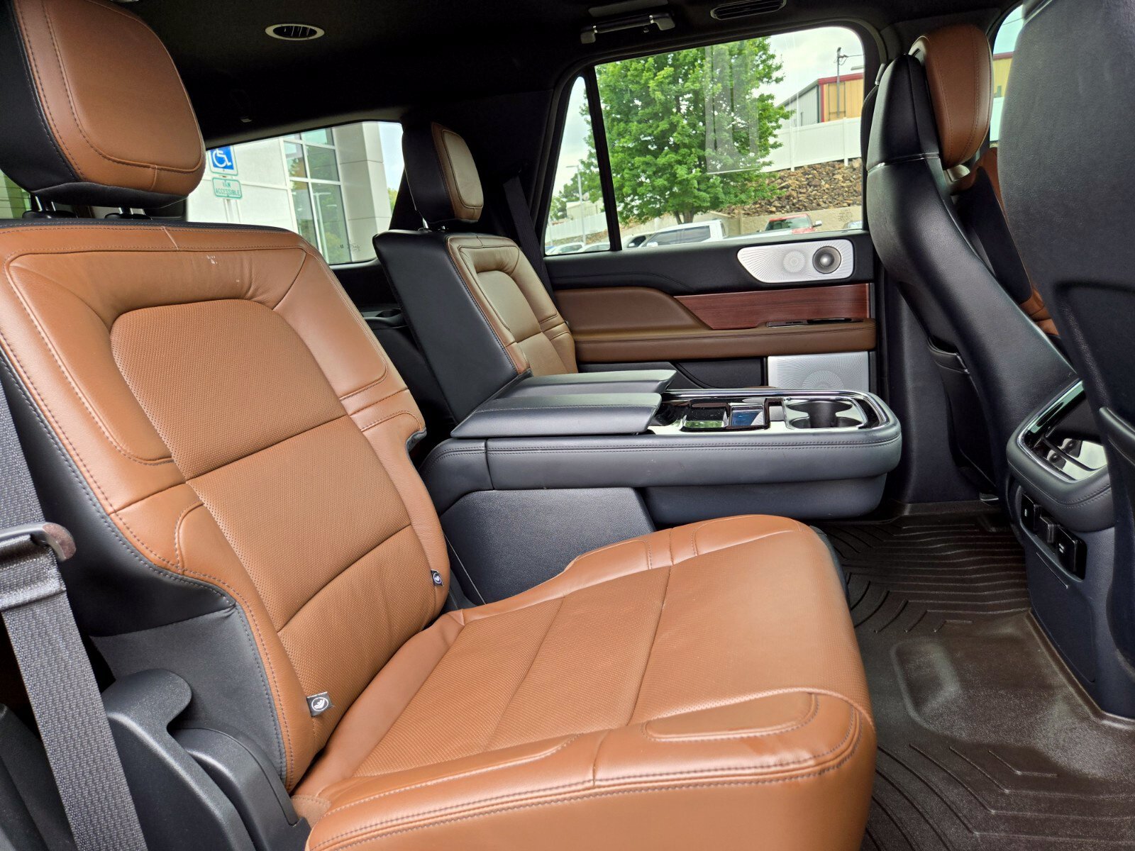 Used 2023 Lincoln Navigator Reserve AWD/4WD image 23
