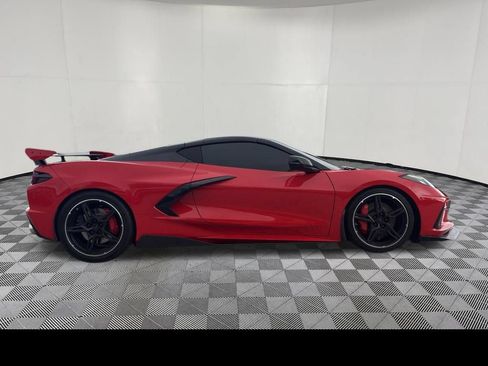 Used 2022 Chevrolet Corvette Stingray Preferred Cpe w/ Z51 Performance Package RWD image 5