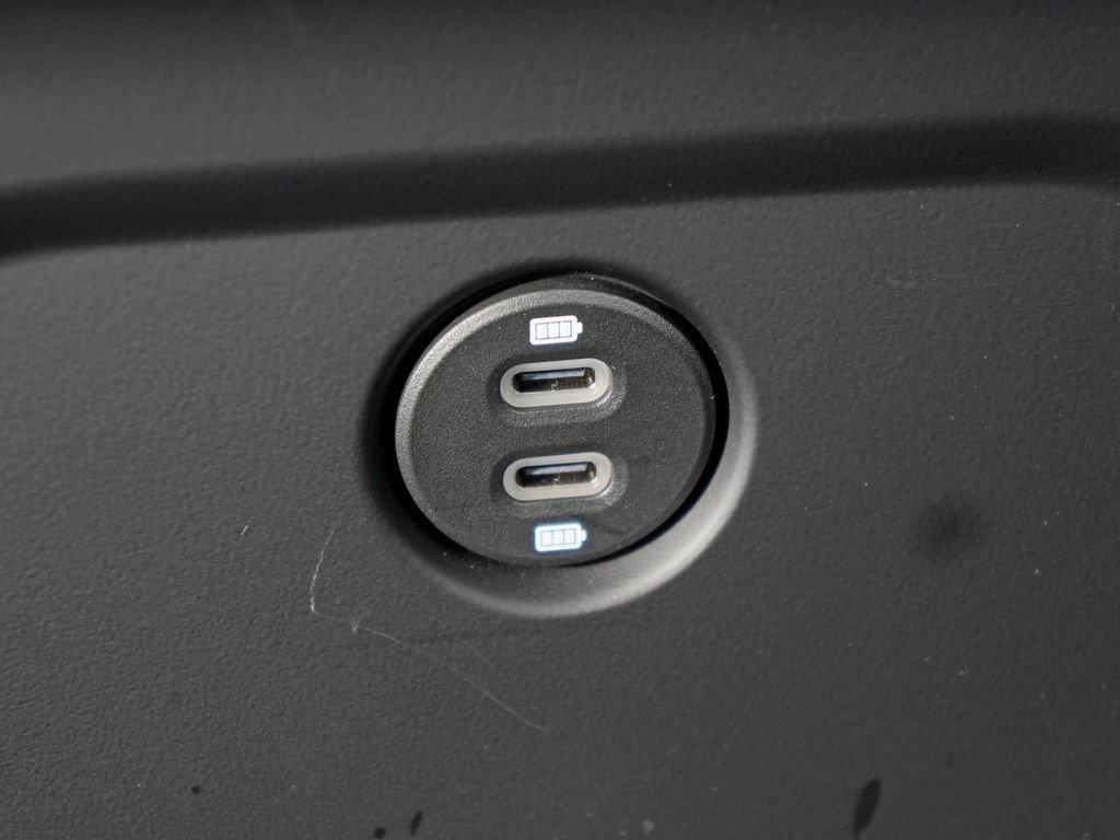 Certified 2026 Porsche Macan S AWD/4WD image 39