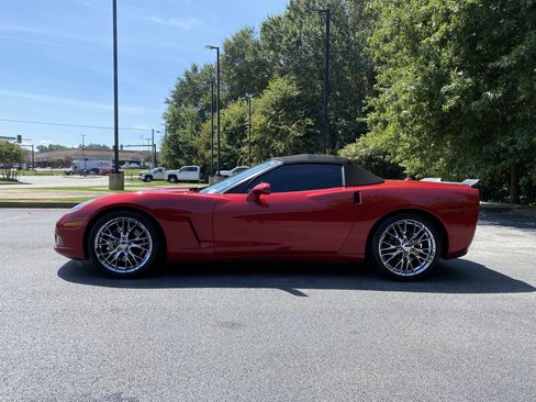 Used 2005 Chevrolet Corvette Convertible w/ Preferred Equipment Group RWD image 6
