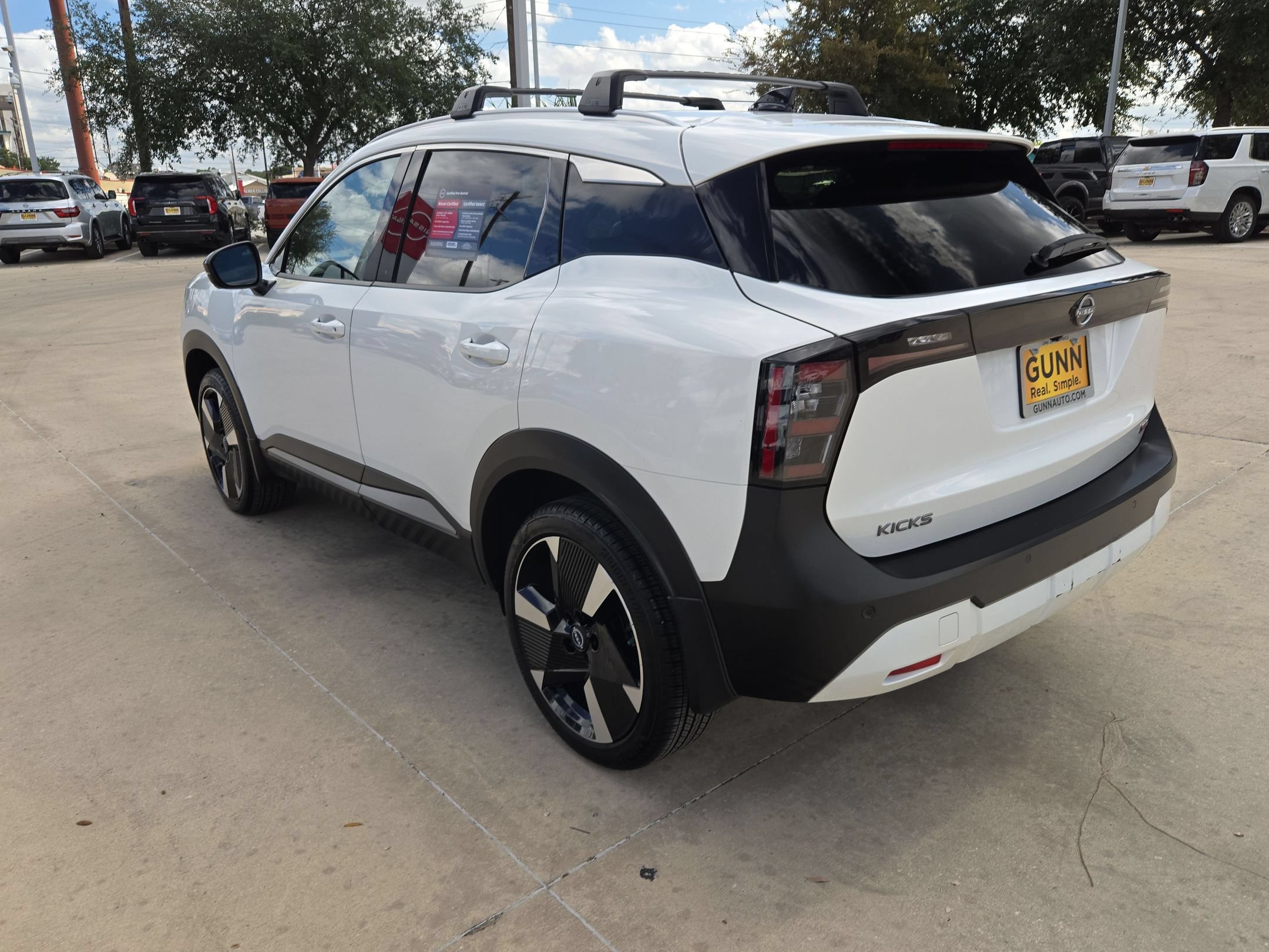 Certified 2026 Nissan Kicks SR w/ Cold Weather Package FWD image 5