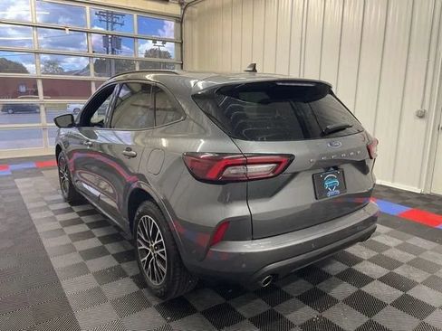 Used 2023 Ford Escape ST-Line Elite w/ Premium Technology Package AWD/4WD image 6