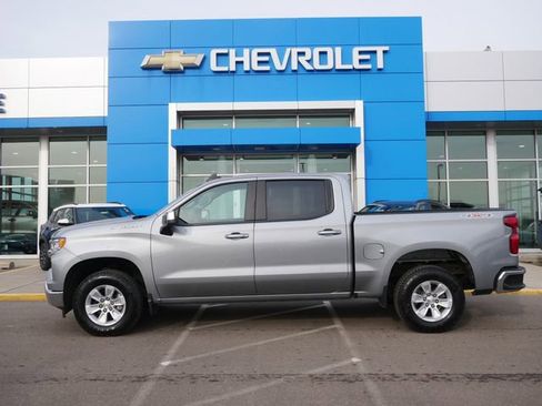 Used 2025 Chevrolet Silverado 1500 LT image 4