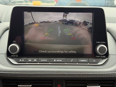 Used 2025 Nissan Rogue SV image 13