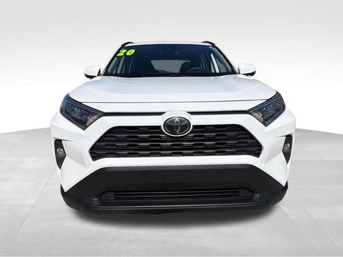 Used 2020 Toyota RAV4 XLE w/ Convenience Package FWD image 2