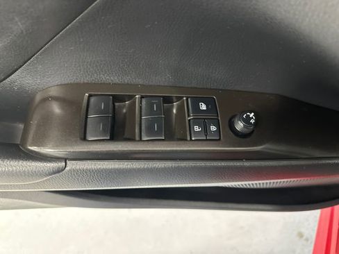 Used 2021 Toyota Camry SE image 27