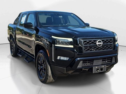 Used 2023 Nissan Frontier SV w/ Midnight Edition Package RWD image 2