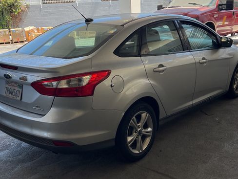 Used 2013 Ford Focus SE FWD image 6